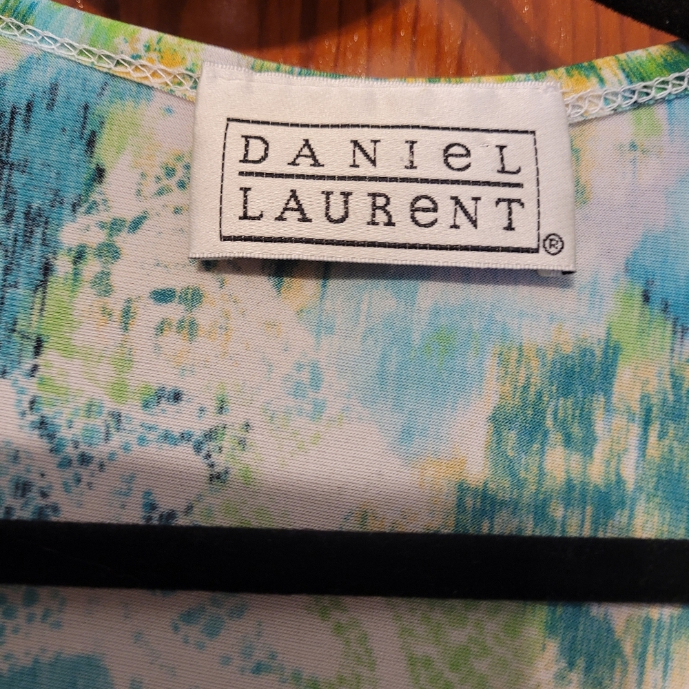 Any 2 for $20 2 small tops - Picture 6 of 10